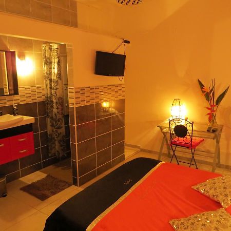 Corbeille D'Or Bed & Breakfast Сен-Луи Екстериор снимка